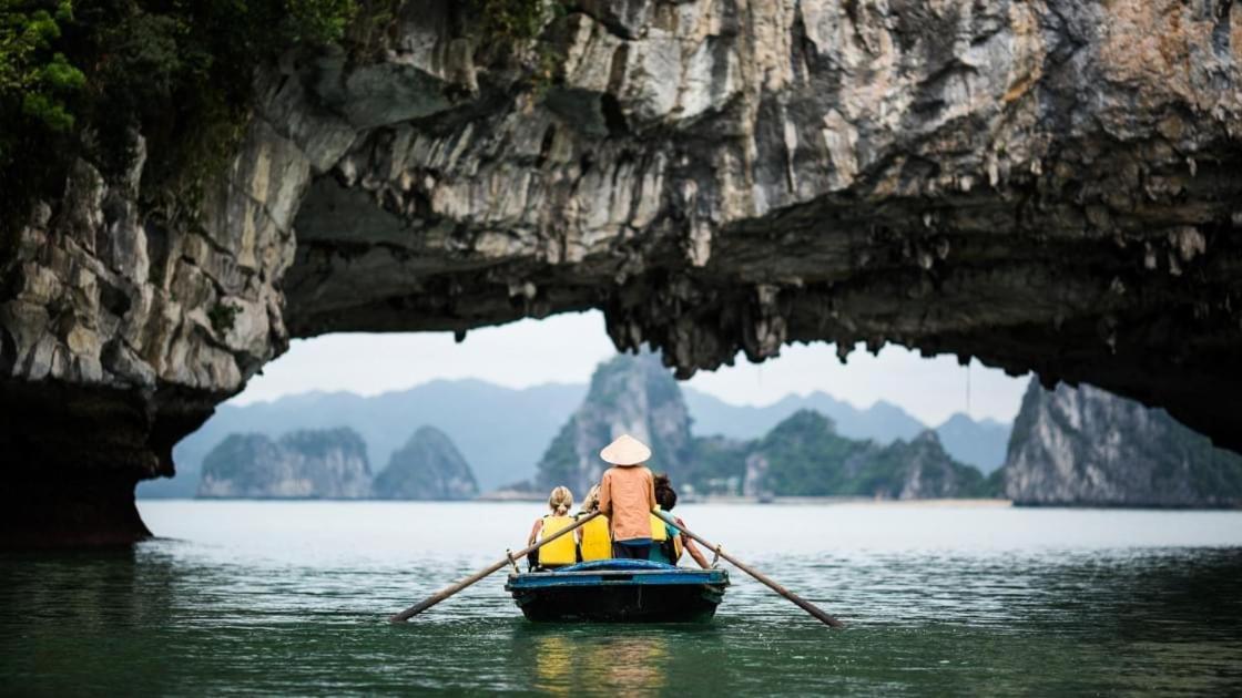 Cat Ba Violet Hotel Chan Chau Екстер'єр фото