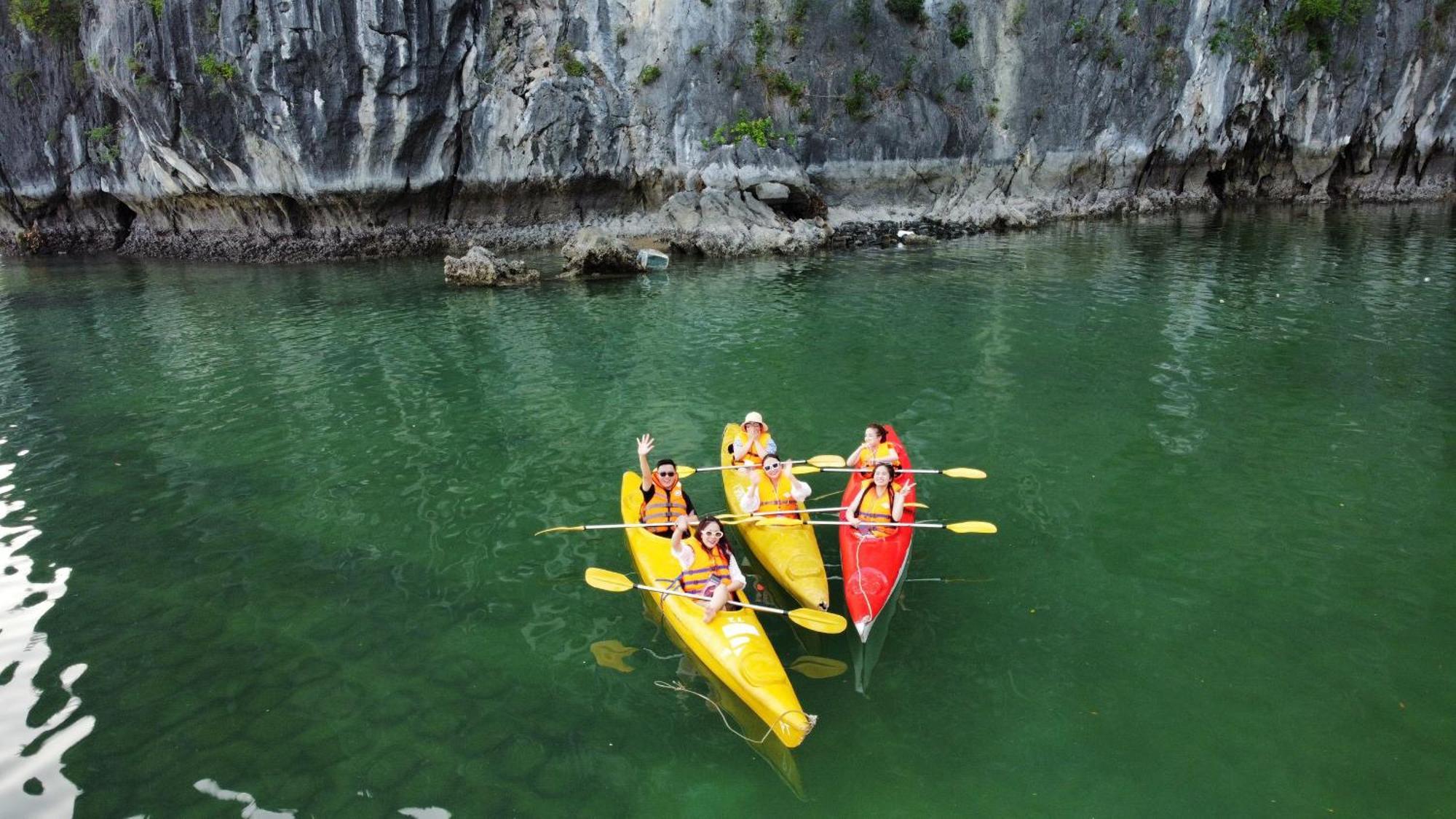 Cat Ba Violet Hotel Chan Chau Екстер'єр фото