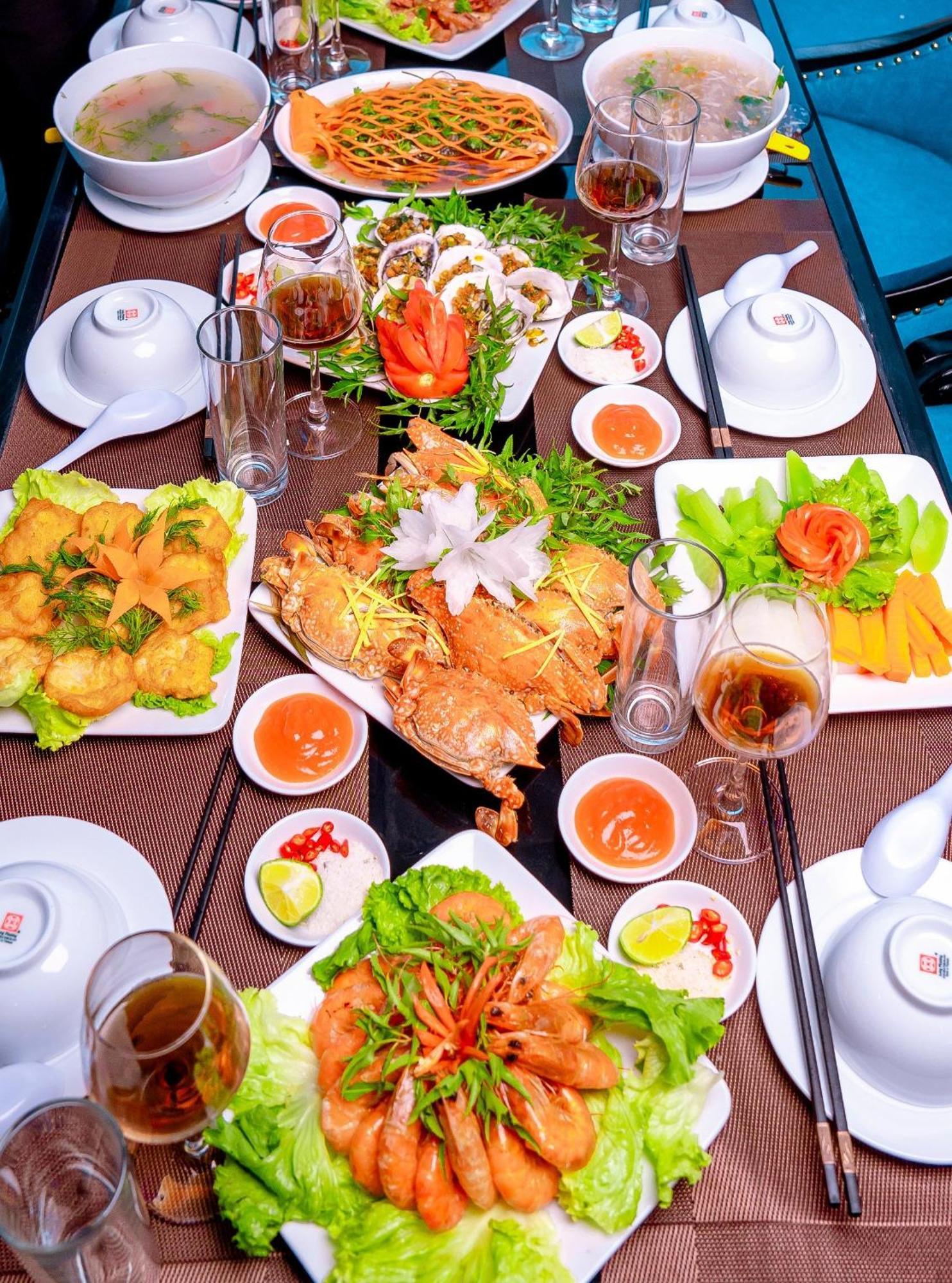 Cat Ba Violet Hotel Chan Chau Екстер'єр фото